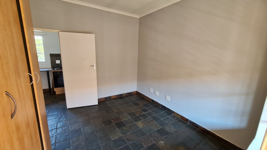 To Let 2 Bedroom Property for Rent in Dassie Rand North West